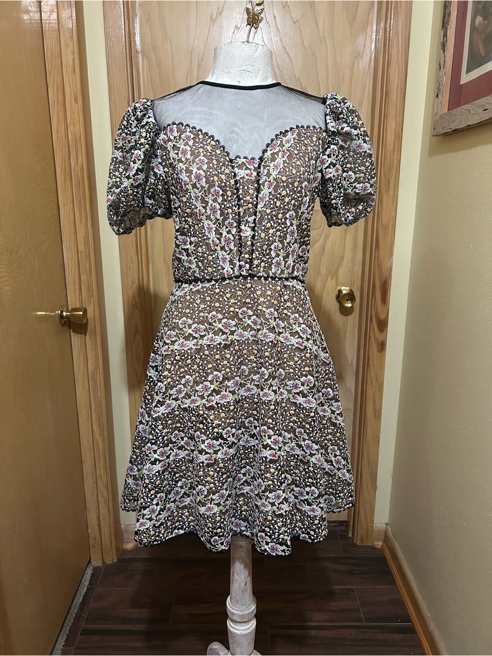 Elliatt Resistance Black Floral Puff-Sleeve Cocktail Dress